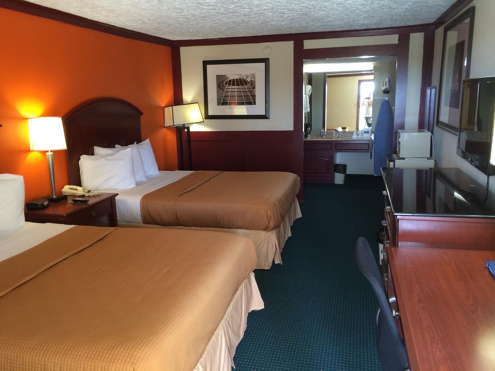 Howard Johnson By Wyndham San Marcos Bagian luar foto