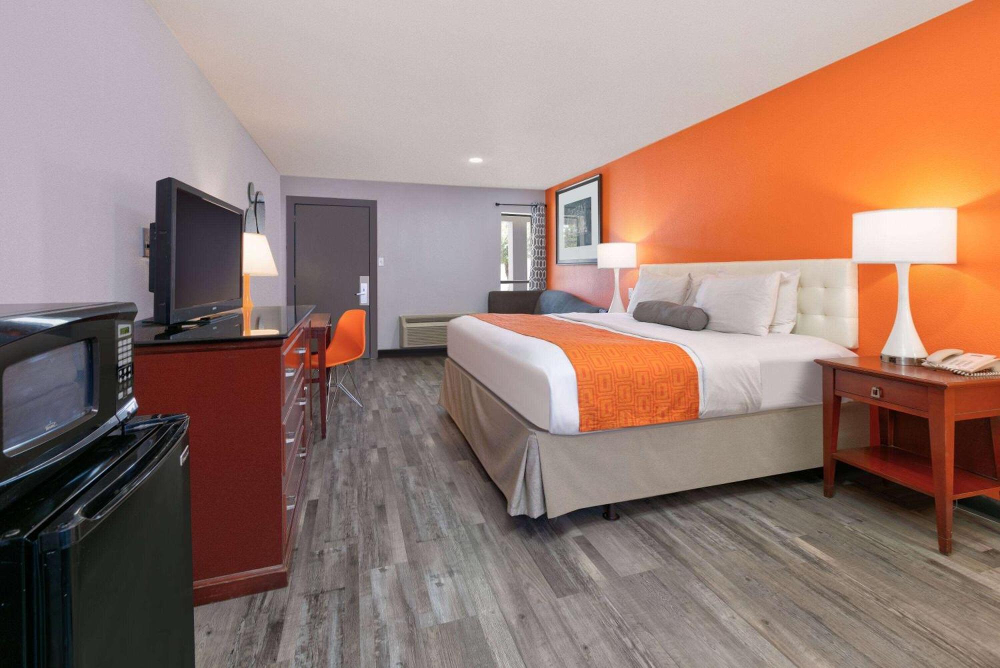 Howard Johnson By Wyndham San Marcos Bagian luar foto