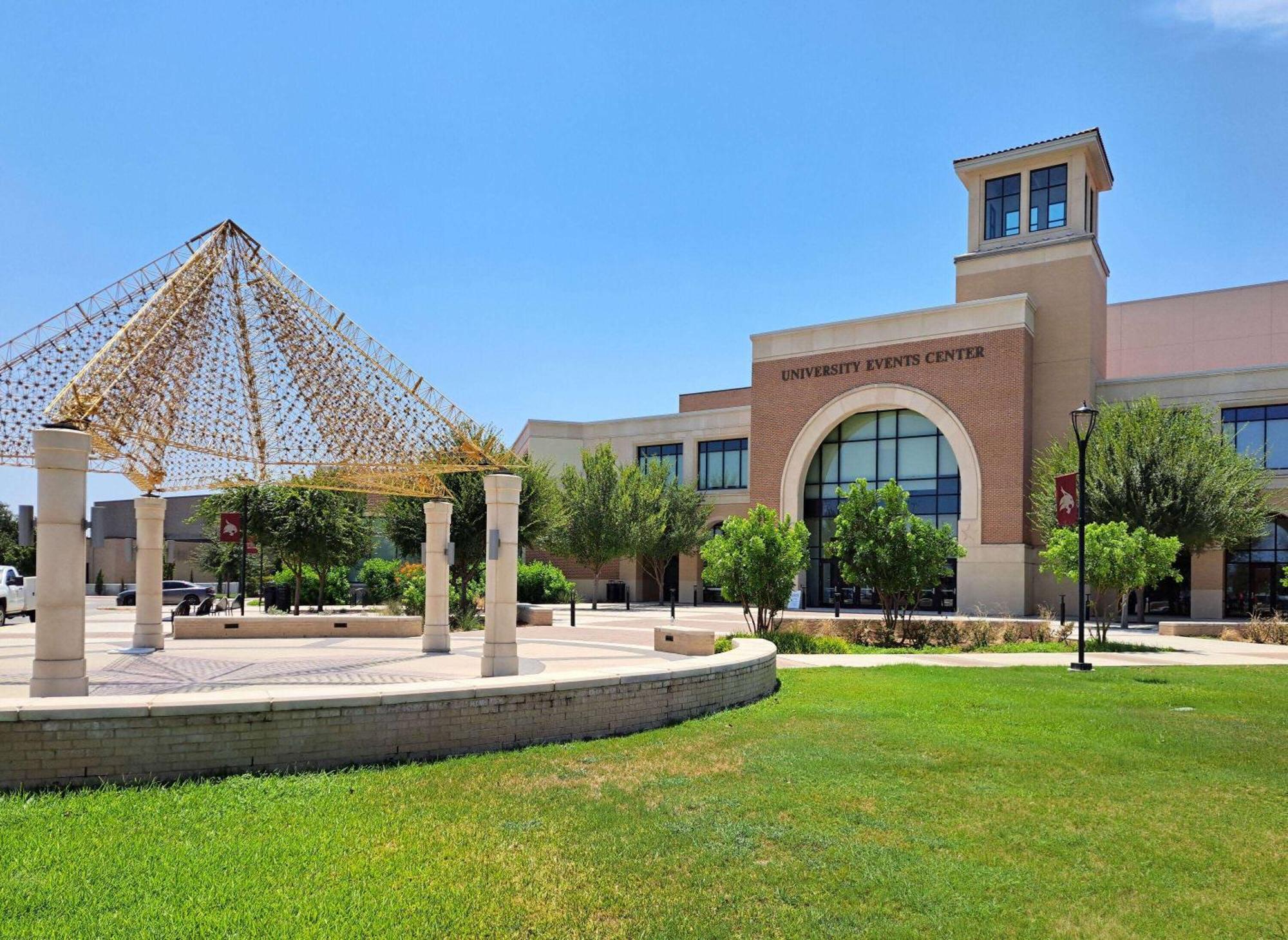 Howard Johnson By Wyndham San Marcos Bagian luar foto